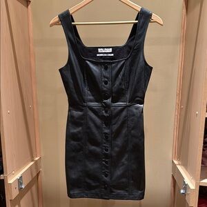 Elegant Black Sleeveless Dress
